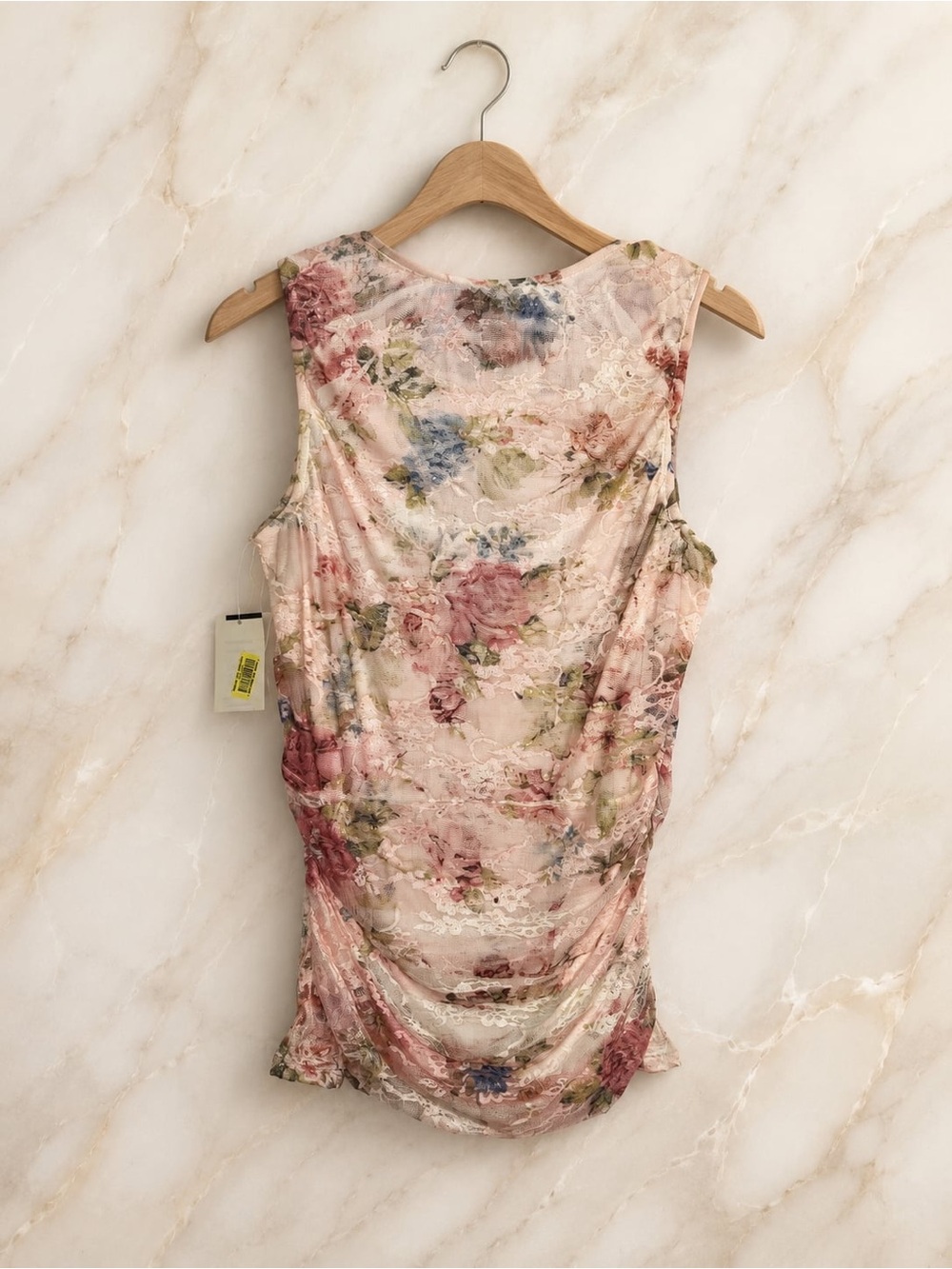 Delicate  women’s sleeveless floral top  Size L - Picture 3 of 7